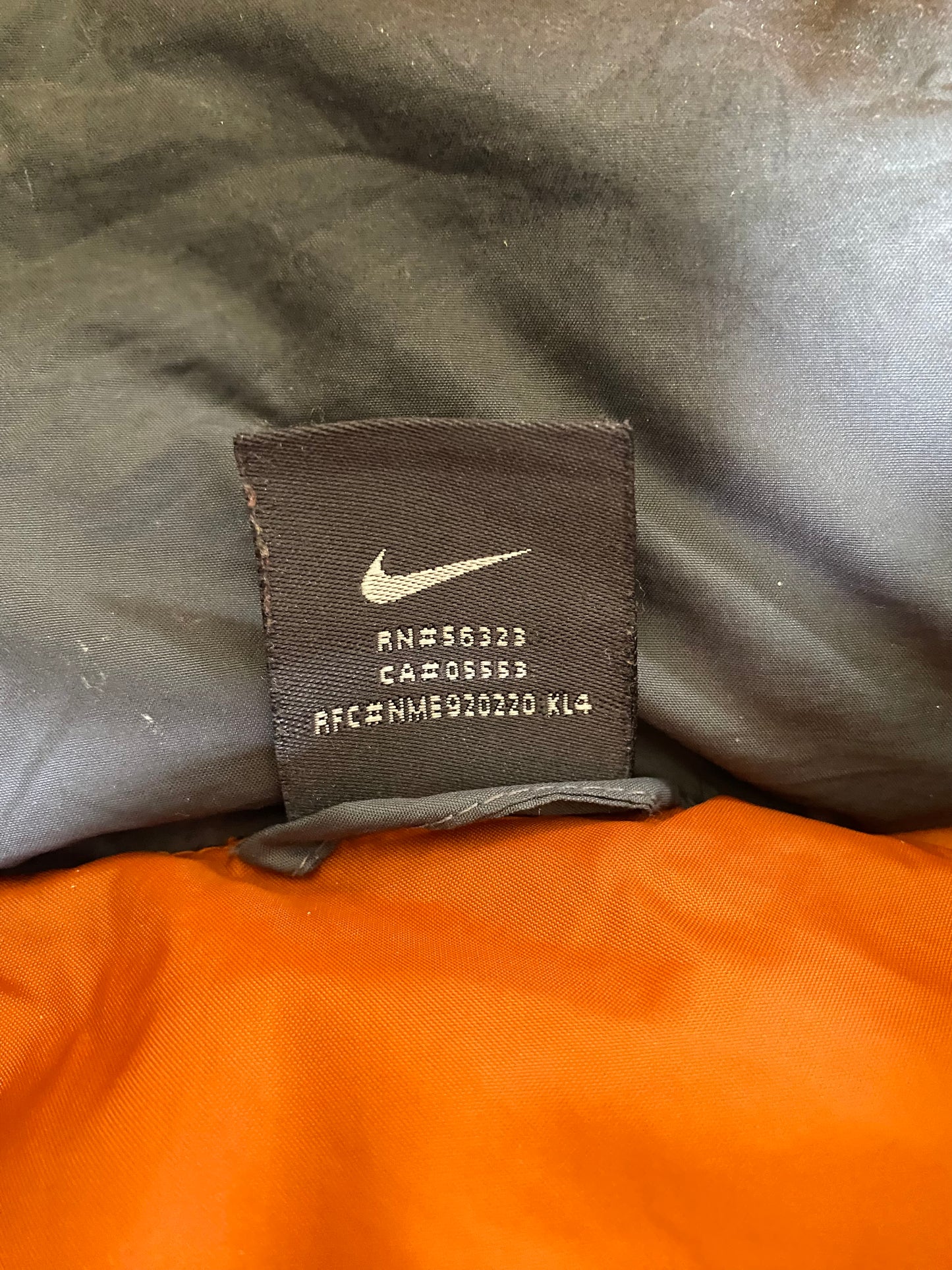 Nike Grey/Silver Puffer Jacket (Y2K)