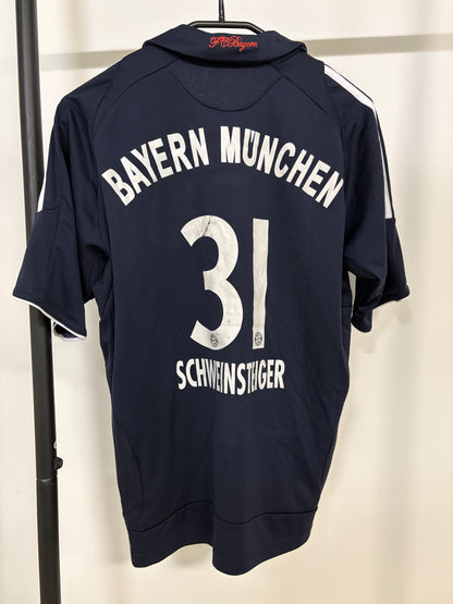 2008-09 FC Bayern " Schweinsteiger" Trikot